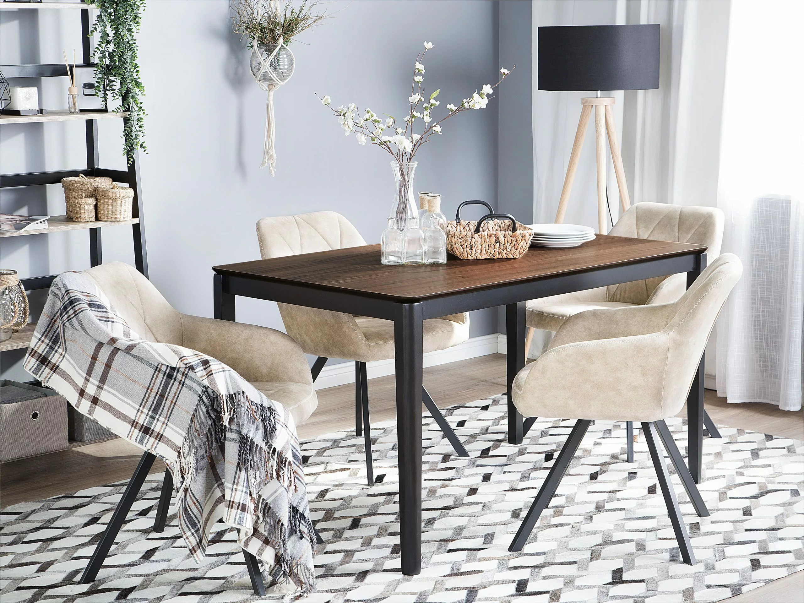 Beliani Ruokapöytä Tumma Puu/musta 135 X 80 Cm CEDAR 4 Beliani Ruokapöytä Tumma Puu/musta 135 X 80 Cm CEDAR - Image 2