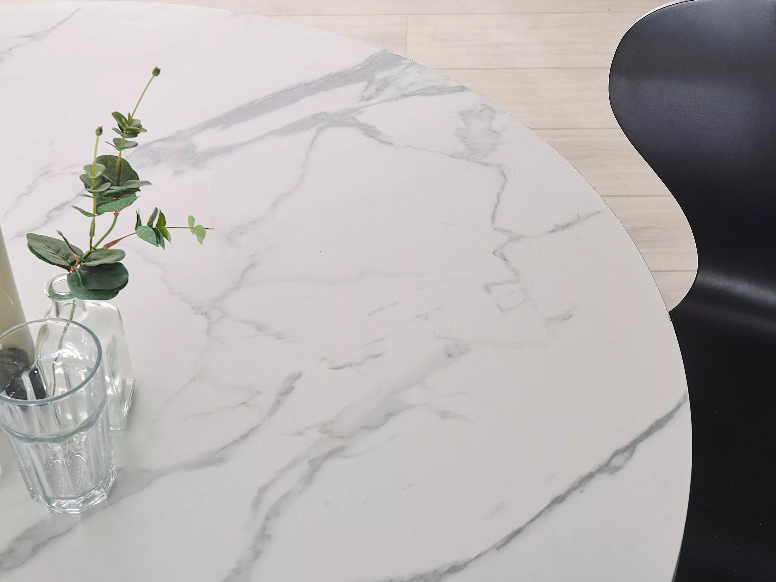 Beliani Ruokapöytä Marmorikuvio Valkoinen/musta ⌀ 120 Cm ODEON - Image 5