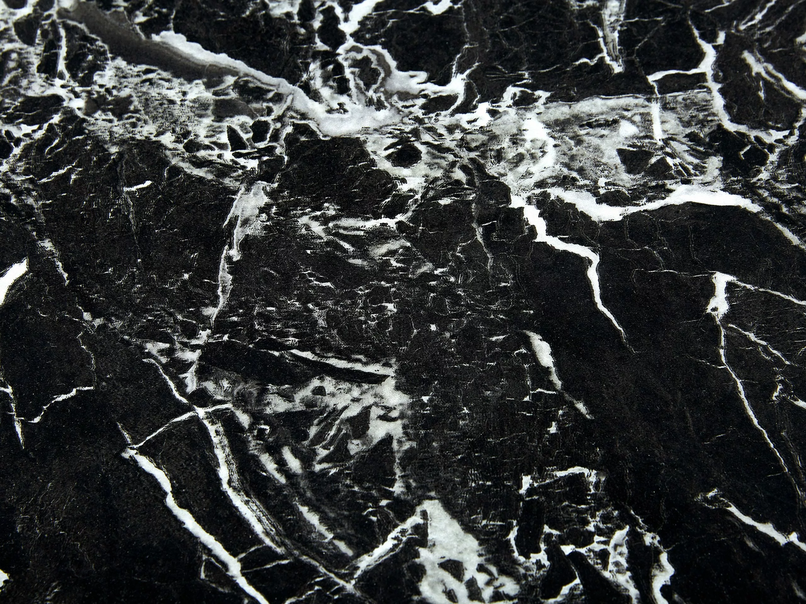 Beliani Ruokapöytä Marmorikuvio Musta/kulta 140 X 80 Cm KENTON - Image 9