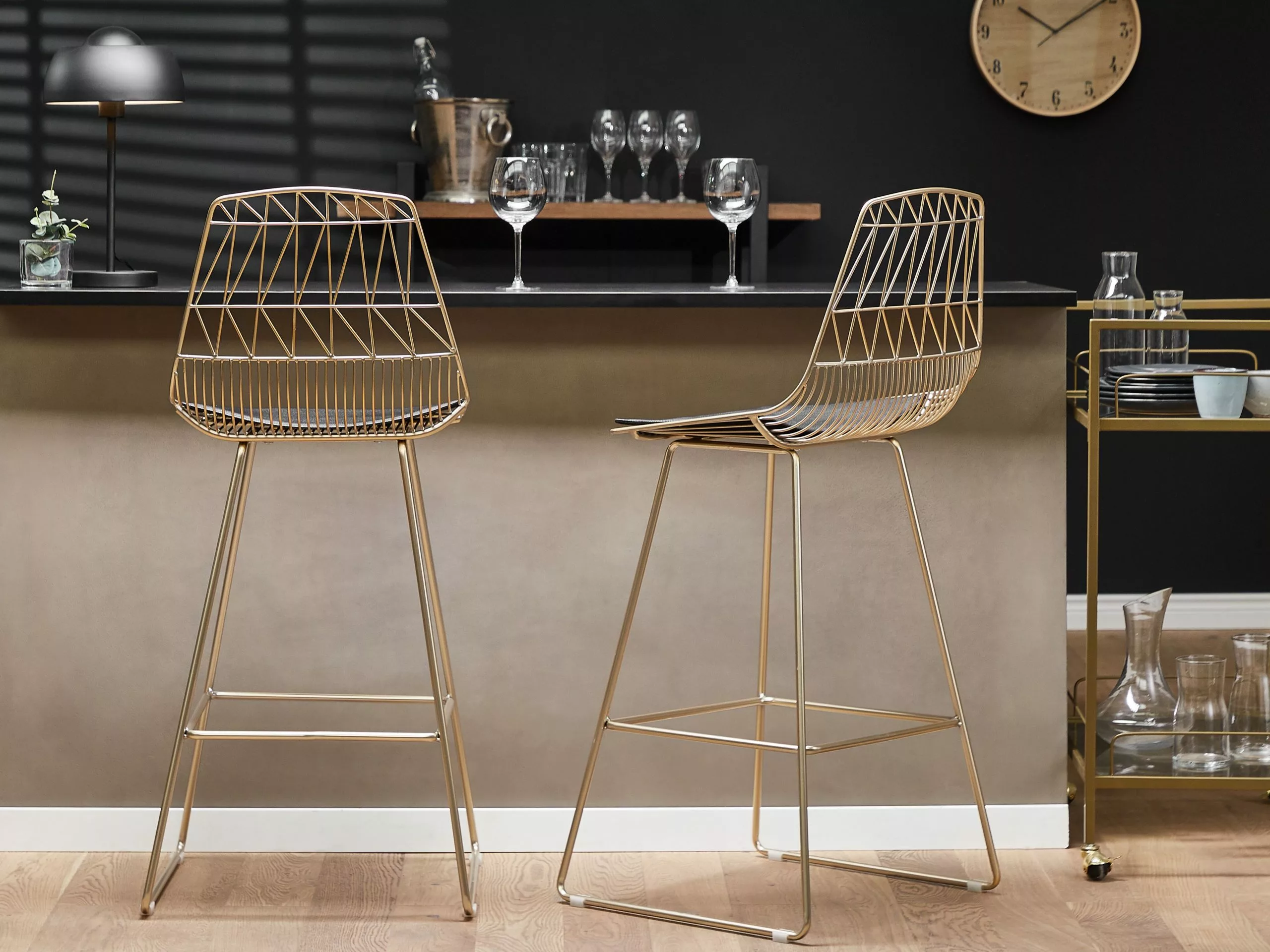 Beliani Baarituoli Teräs Kulta 2 Kpl PRESTON 4 Beliani Baarituoli Teräs Kulta 2 Kpl PRESTON - Image 2