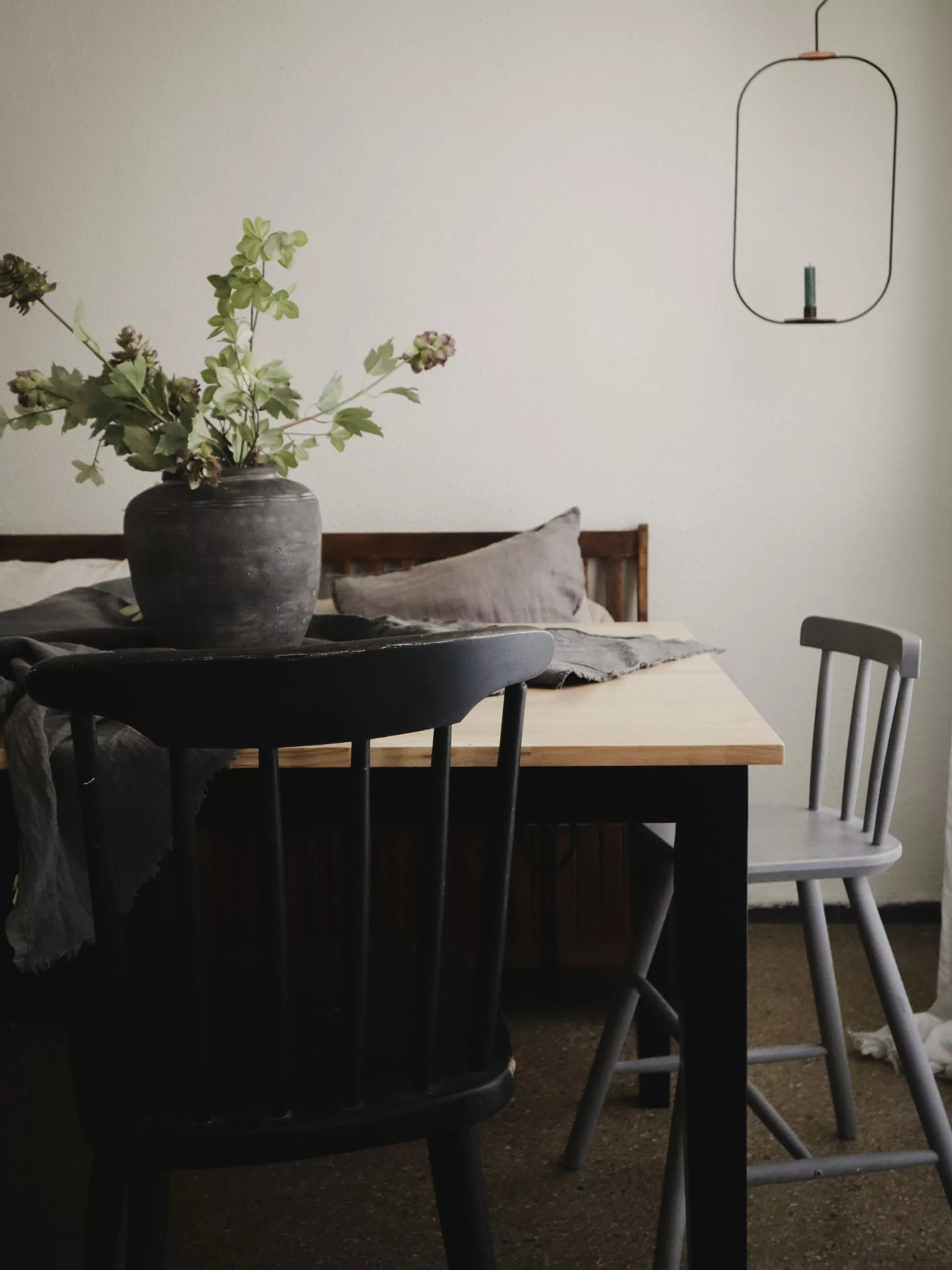 Beliani Ruokapöytä Kumipuu Vaalea Puu/musta 150 X 90 Cm GEORGIA 6 Beliani Ruokapöytä Kumipuu Vaalea Puu/musta 150 X 90 Cm GEORGIA - Image 4