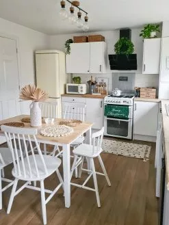 Beliani Ruokapöytä Kumipuu Vaalea Puu/valkoinen 120 X 75 Cm HOUSTON 15 Beliani Ruokapöytä Kumipuu Vaalea Puu/valkoinen 120 X 75 Cm HOUSTON -Halpa 2-istuttavat sohvat myymälä undef src sa picid 817591 type whitesh image