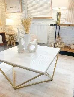 Beliani Sohvapöytä Marmorikuvio Beige/kulta MALIBU 16 Beliani Sohvapöytä Marmorikuvio Beige/kulta MALIBU -Halpa 2-istuttavat sohvat myymälä undef src sa picid 821280 type whitesh image