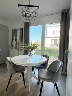 Beliani Ruokapöytä Valkoinen ⌀ 100 Cm AKRON 14 Beliani Ruokapöytä Valkoinen ⌀ 100 Cm AKRON -Halpa 2-istuttavat sohvat myymälä undef src sa picid 822861 type whitesh image