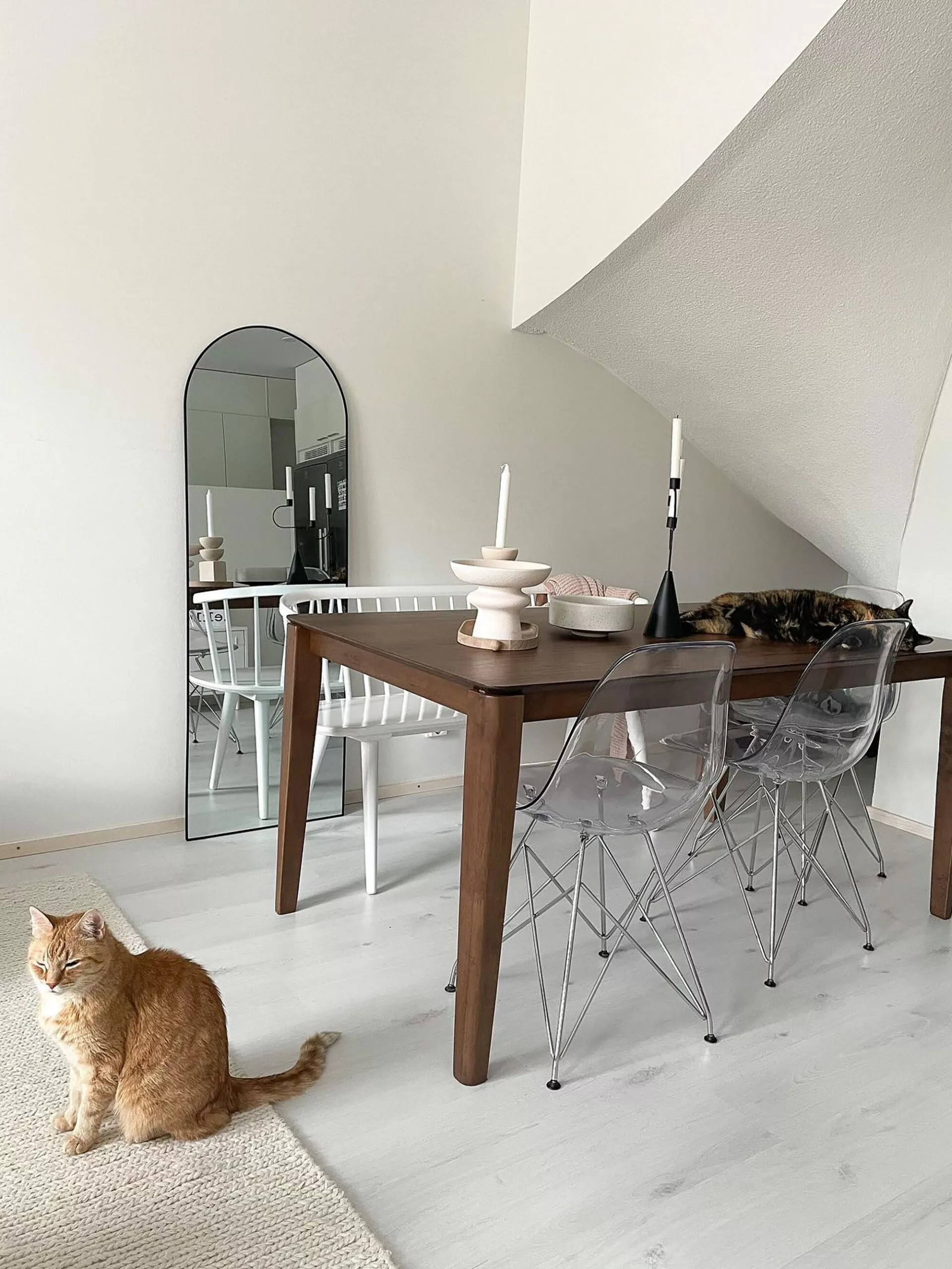 Beliani Ruokapöytä Tumma Puu 160 X 90 Cm LOTTIE 8 Beliani Ruokapöytä Tumma Puu 160 X 90 Cm LOTTIE - Image 6