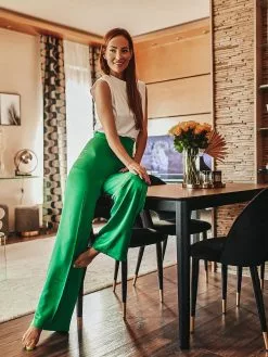 Beliani Ruokapöytä Tumma Puu/musta 135 X 80 Cm CEDAR 15 Beliani Ruokapöytä Tumma Puu/musta 135 X 80 Cm CEDAR -Halpa 2-istuttavat sohvat myymälä undef src sa picid 828364 type whitesh image