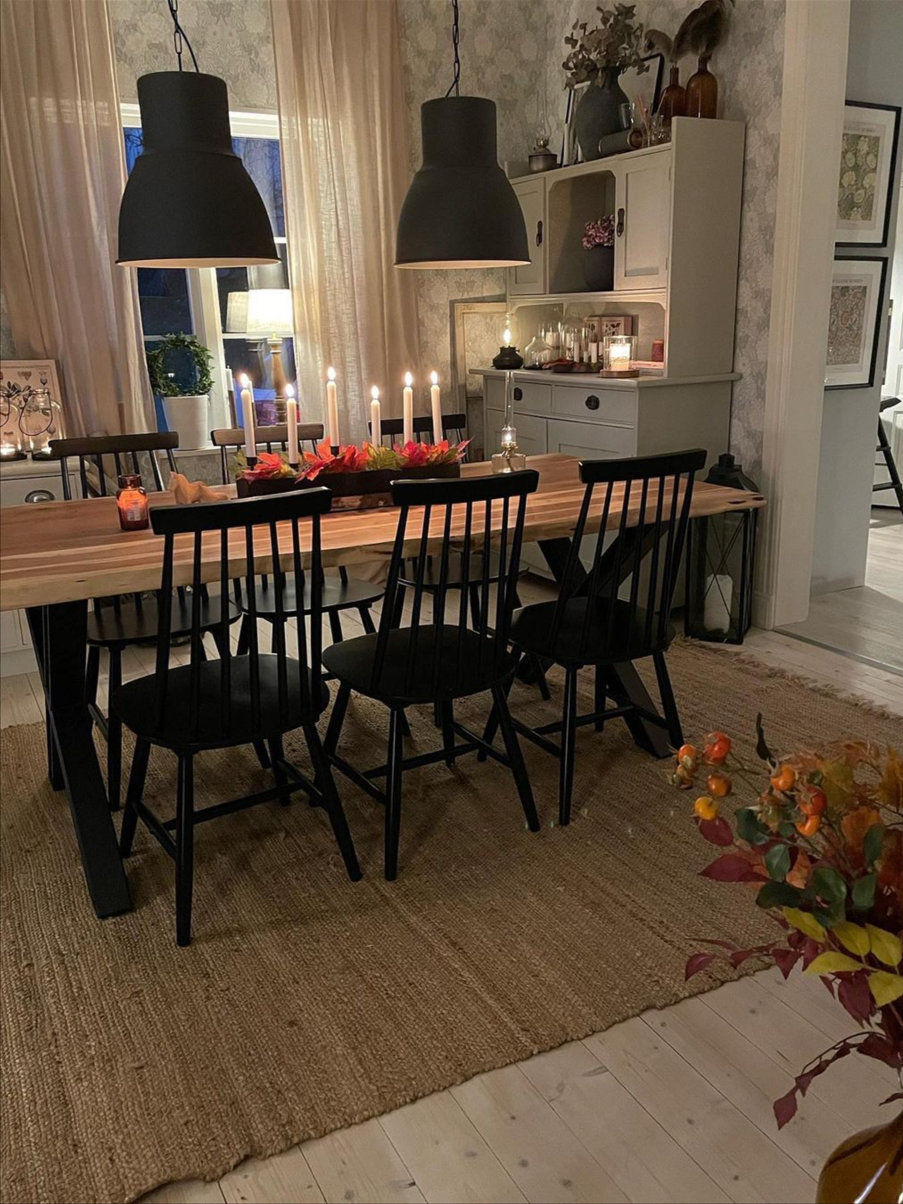 Beliani Ruokapöytä Akasiapuu Vaalea Puu/musta BROOKE Useita Kokoja 7 Beliani Ruokapöytä Akasiapuu Vaalea Puu/musta BROOKE Useita Kokoja - Image 5